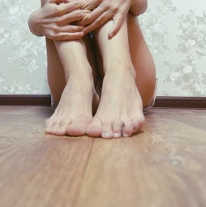 Selfies of gils' feet and legs