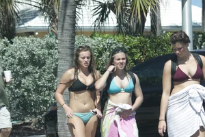 Sexy Florida beach bikini girls