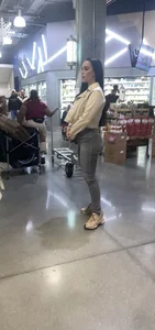 (First Post) Bubble butt Latina in tight jeans plus face shots