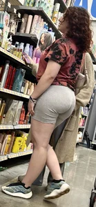 Nice buns in grey short‼️