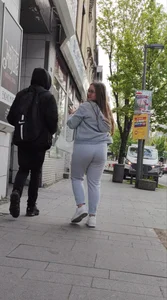 Jiggly wiggly teen butt in sweatpants