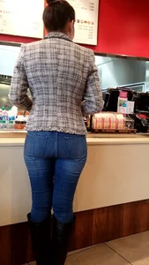 Latina Milf in tight jeans