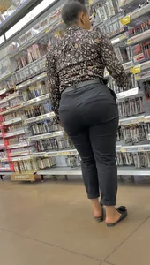 Sexy Juicy Big Bubble Butt Lightskinned Ebony Milf Dressed Classy😮‍💨