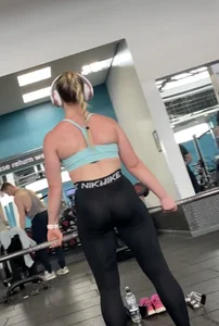 EXTREME see through leggings showing thong at the gym