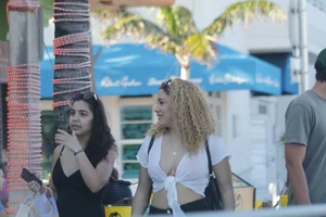 Deerfield Beach girls in bikinis