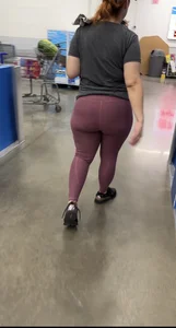 Pink leggings Latina milf