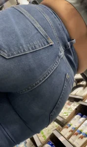 Really Oblivious Latina milf let me get all the angles