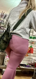 Blonde lady in pink leggings VPL‼️