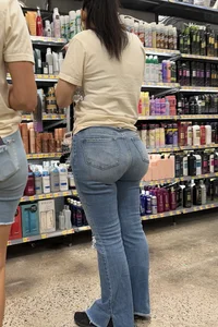Mature Series | BIG LATINA ASS IN JEANS