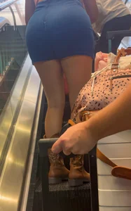 Blonde Pawg at the airport!