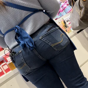 Bubble Butt Jeans Cutie @ B&B - Gorgeous Ass and Face