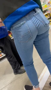 Bitch Knows How To Pose Her Ass!