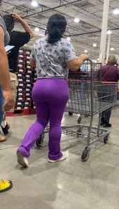 Thick latina in purple leggings
