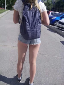 Hot Candid Photo of Teen in Very Short Shorts