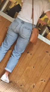 Nice milf ass in jeans
