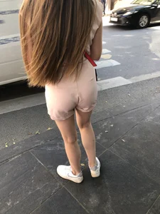 Sexy candid girl in shorts street creepshots