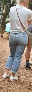 Nice milf ass in jeans