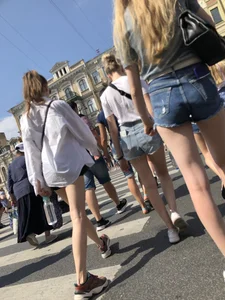 Group of Candid Girls in Mini Shorts With Amazing Legs Crossing a Street Creepshots Gallery