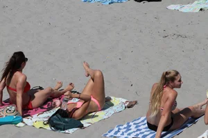 Various sexy Florida beach and bikini girls