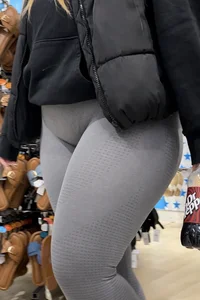 Big ass in grey Gymshark leggings