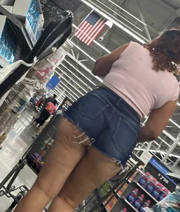 Cheeks out daisy dukes