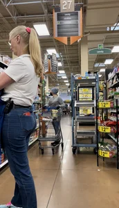 Same Kroger milf Pawg Diff day & Jeans. Caught