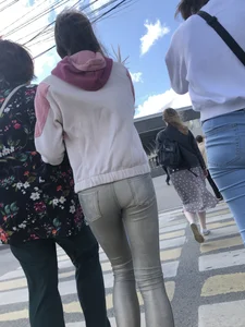 Awesome Butt in Tight Blue Jeans on a Crosswalk Creepshots Gallery