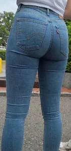 Real teen with a nice round ass in jeans