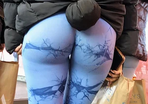 Two in one blue scrunched leggings ass caught second time OC