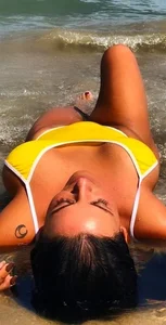 Non-candid babes in swimsuits