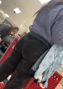 Lulu lemon slut !!
