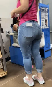 A post full of Latinas