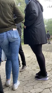 Hot Candid Ass And Long Legs in Blue Jeans Park Creepshot
