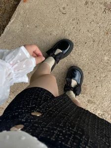 Teen girls and their feet