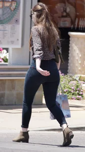 Thick booty brunette with nice ass in tight black jeans