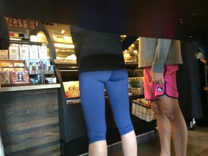 Starbucks booty and gap in striped blue leggings while in line