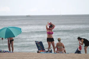 Florida beach and bikini girls