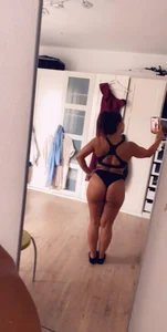 Chubby Girl in Hot Lingerie Selfie in a Mirror
