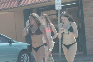 Various sexy Florida beach and bikini girls