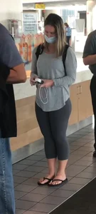 Blondie with a tight bubble butt in leggings (OC)