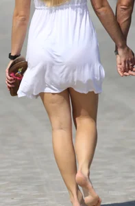 Thick millf ass in bikini on the beach