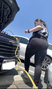 Chubby Hockey Geek, nice BUTT n THIGHS
