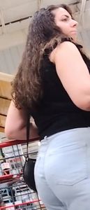 Milf At Costco Has A Nice Ass In Jeans