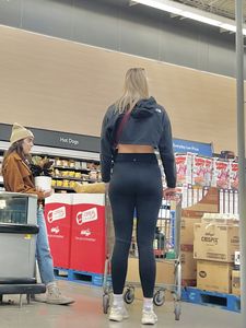 Those who appreciate tall women! *First Post*