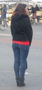 Hot milf's booties in tight blue jeans street creepshots