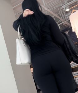 BLACK LEGGINGS GODDESS OC caught! SUPER CLOSE!