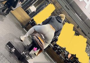 Juicy asses at the gym