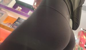 Bubble Blonde  Xmas Shopping in Leggings