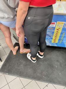 Clueless latina and her white friend