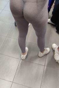 Pretty ass in legging